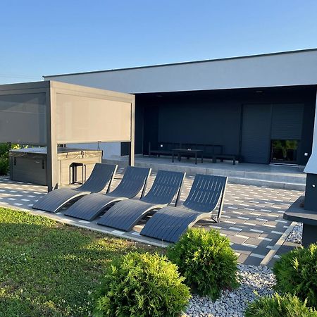 K Relax Place, Varazdinske Toplice, Modern Home With Sauna, Jacuzzi, Wifi エクステリア 写真