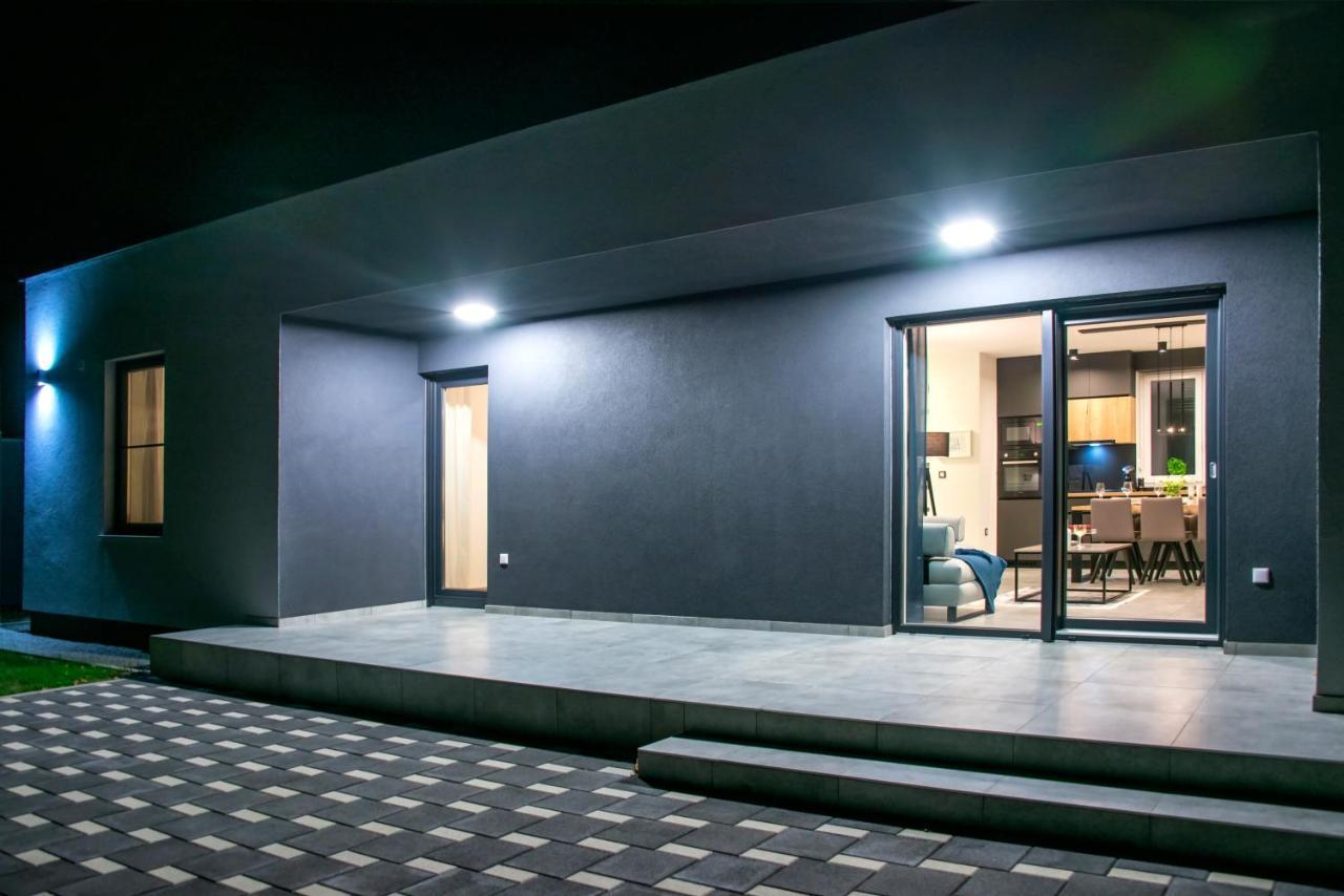 K Relax Place, Varazdinske Toplice, Modern Home With Sauna, Jacuzzi, Wifi エクステリア 写真