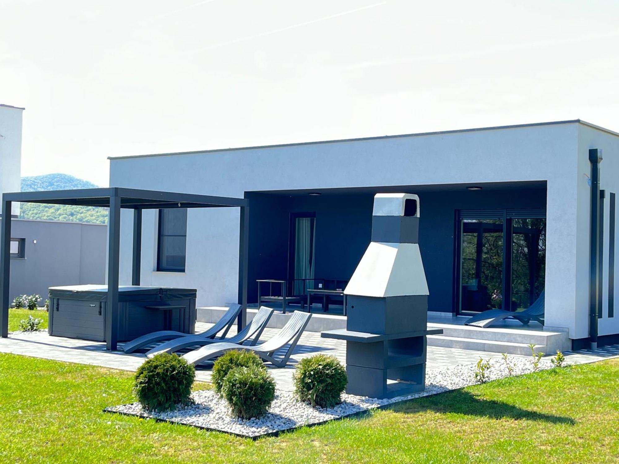 K Relax Place, Varazdinske Toplice, Modern Home With Sauna, Jacuzzi, Wifi エクステリア 写真