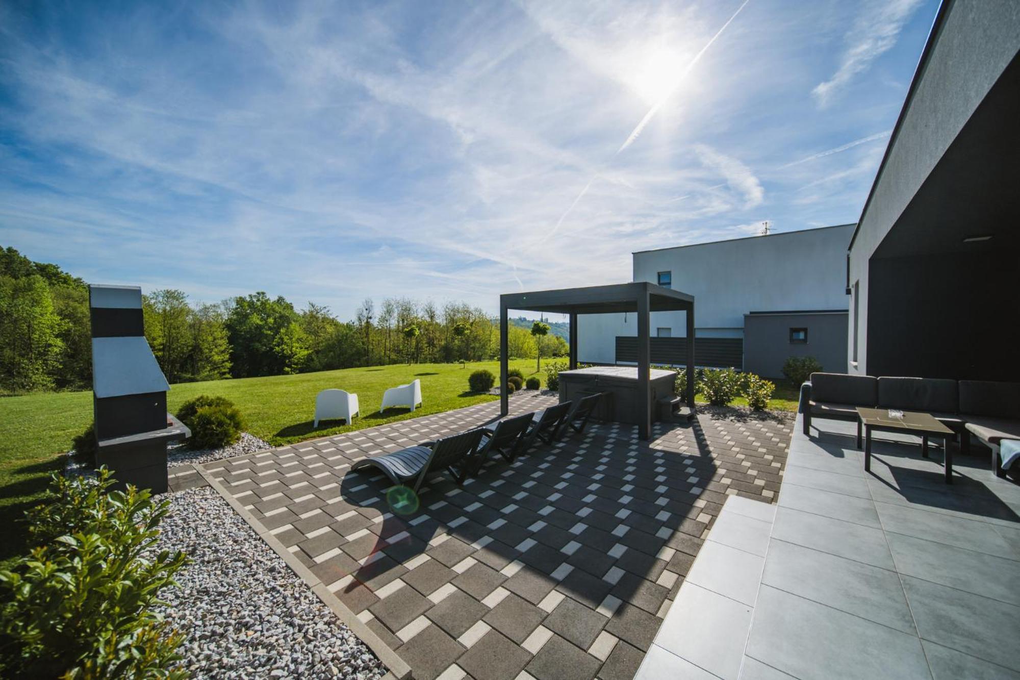 K Relax Place, Varazdinske Toplice, Modern Home With Sauna, Jacuzzi, Wifi エクステリア 写真